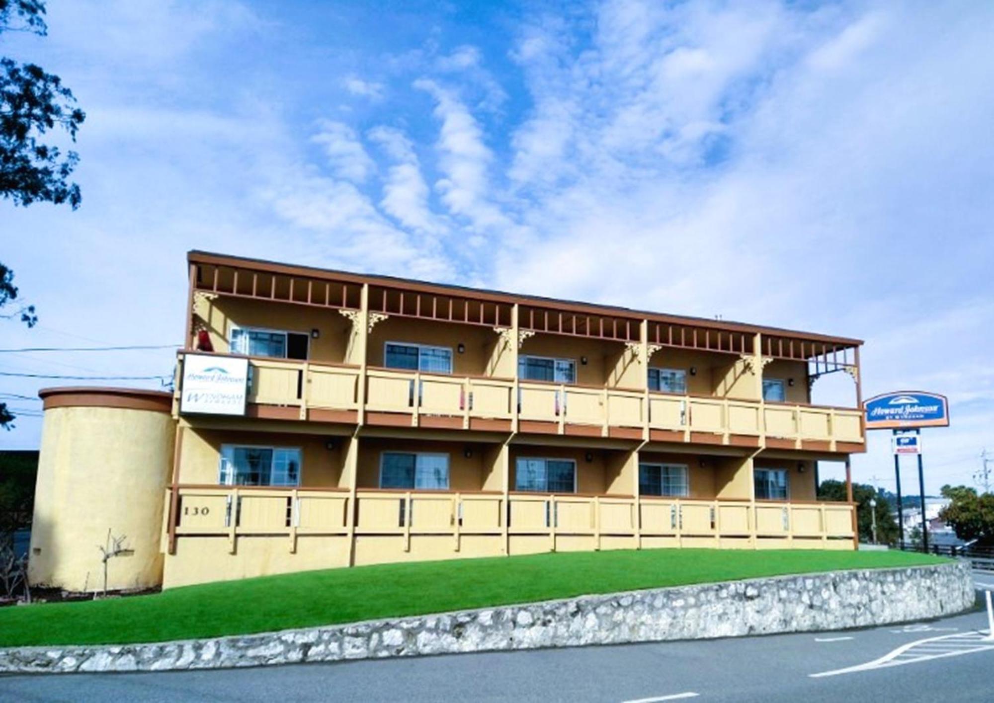 ฮาวเวิร์ด จอห์นสัน บาย วินด์แฮม ซานตาครูซ บีช บอร์ดวอล์ค Hotel ภายนอก รูปภาพ