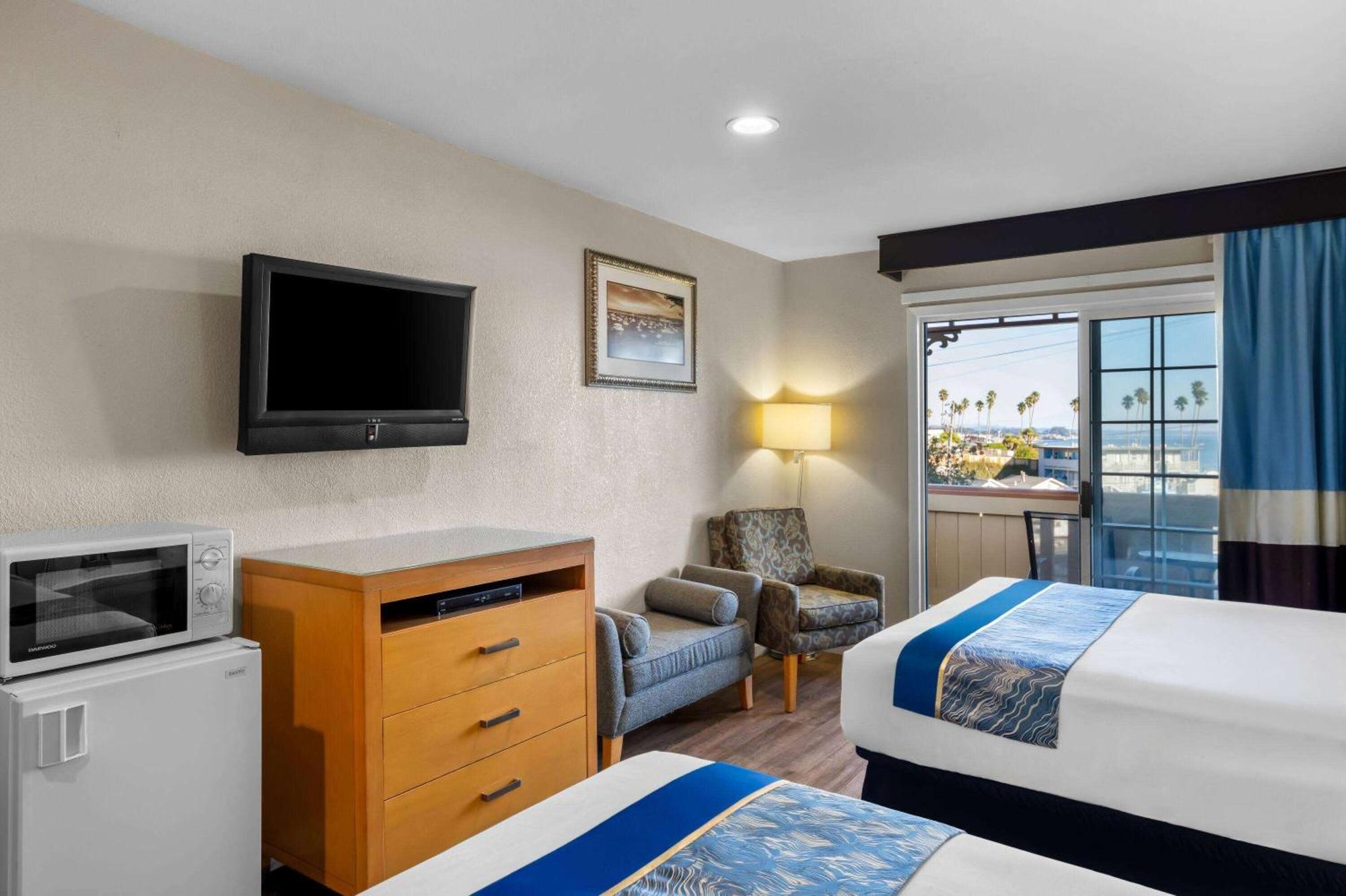 ฮาวเวิร์ด จอห์นสัน บาย วินด์แฮม ซานตาครูซ บีช บอร์ดวอล์ค Hotel ภายนอก รูปภาพ