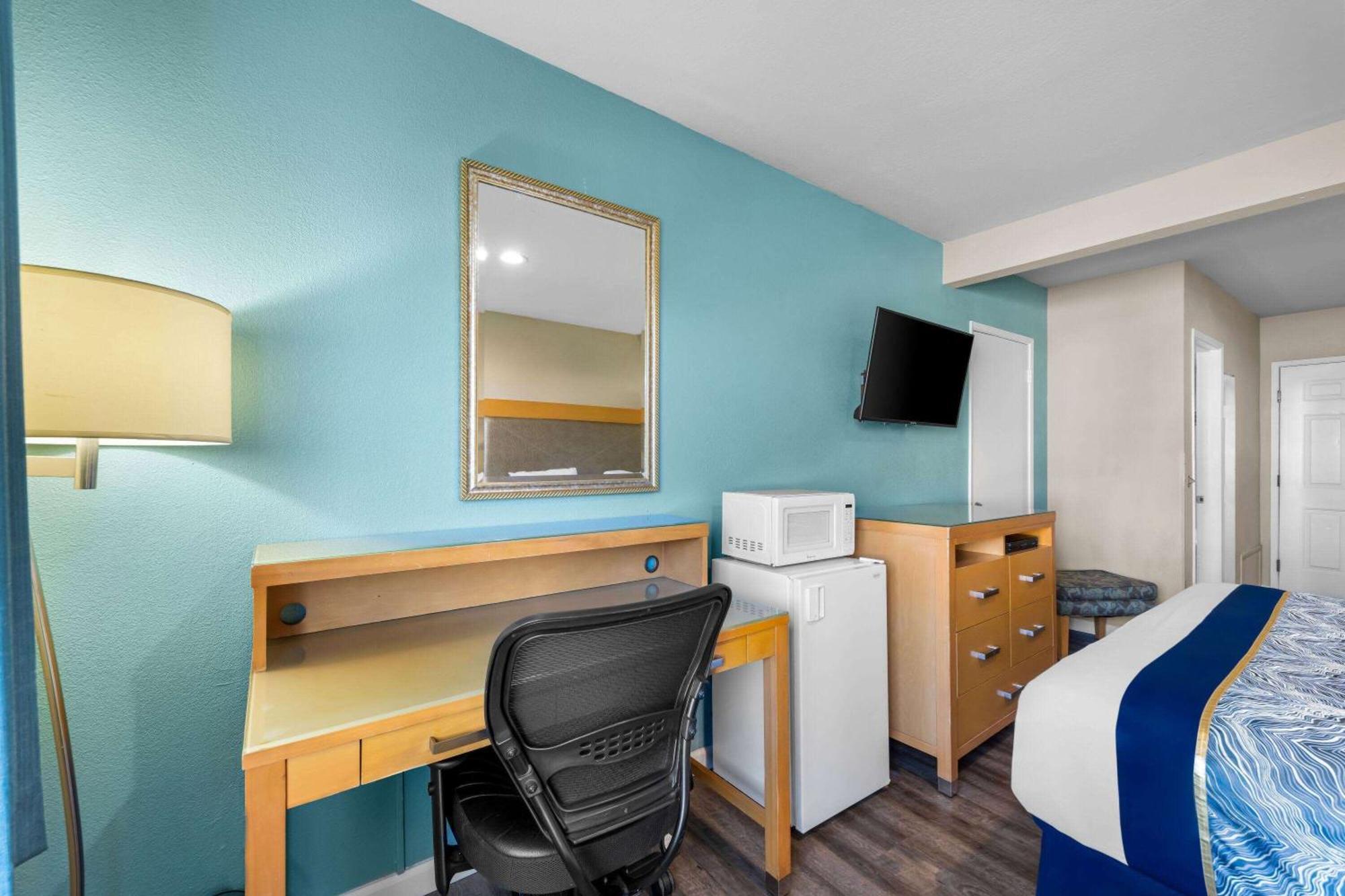 ฮาวเวิร์ด จอห์นสัน บาย วินด์แฮม ซานตาครูซ บีช บอร์ดวอล์ค Hotel ภายนอก รูปภาพ